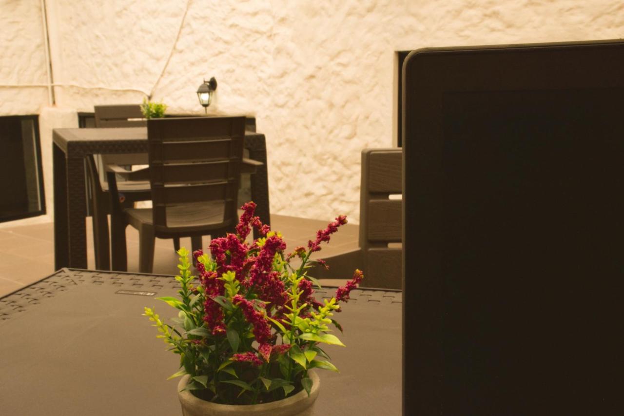 Celavi Hostel Mongui Ngoại thất bức ảnh